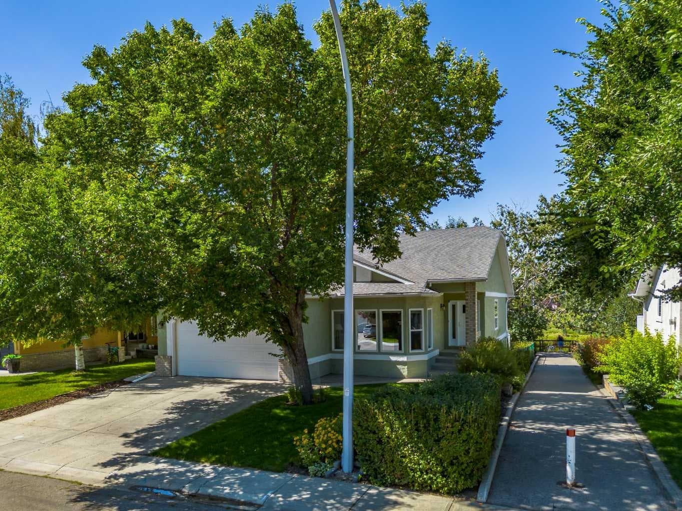 152 Waterstone Place SE