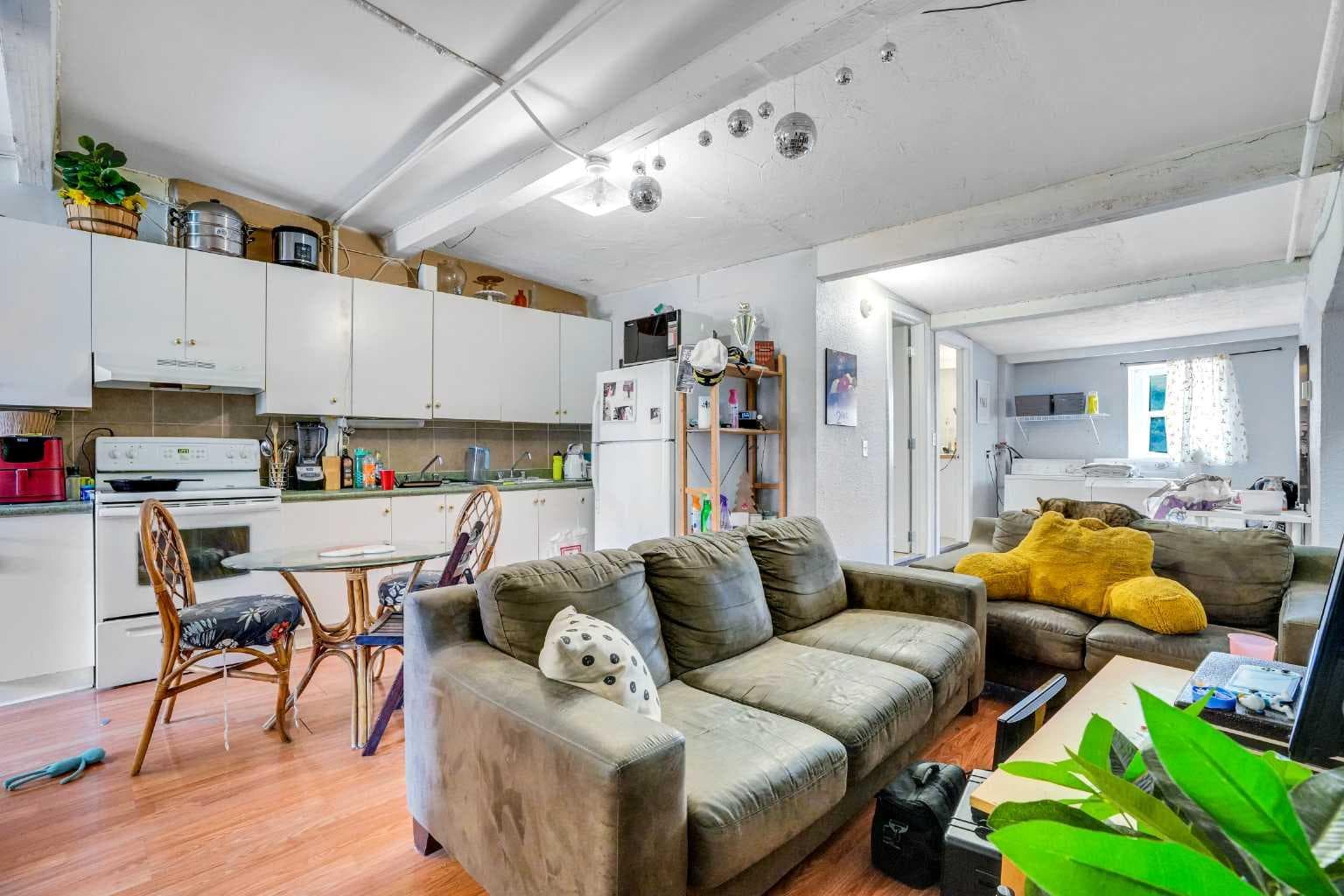 434 Meredith Road NE