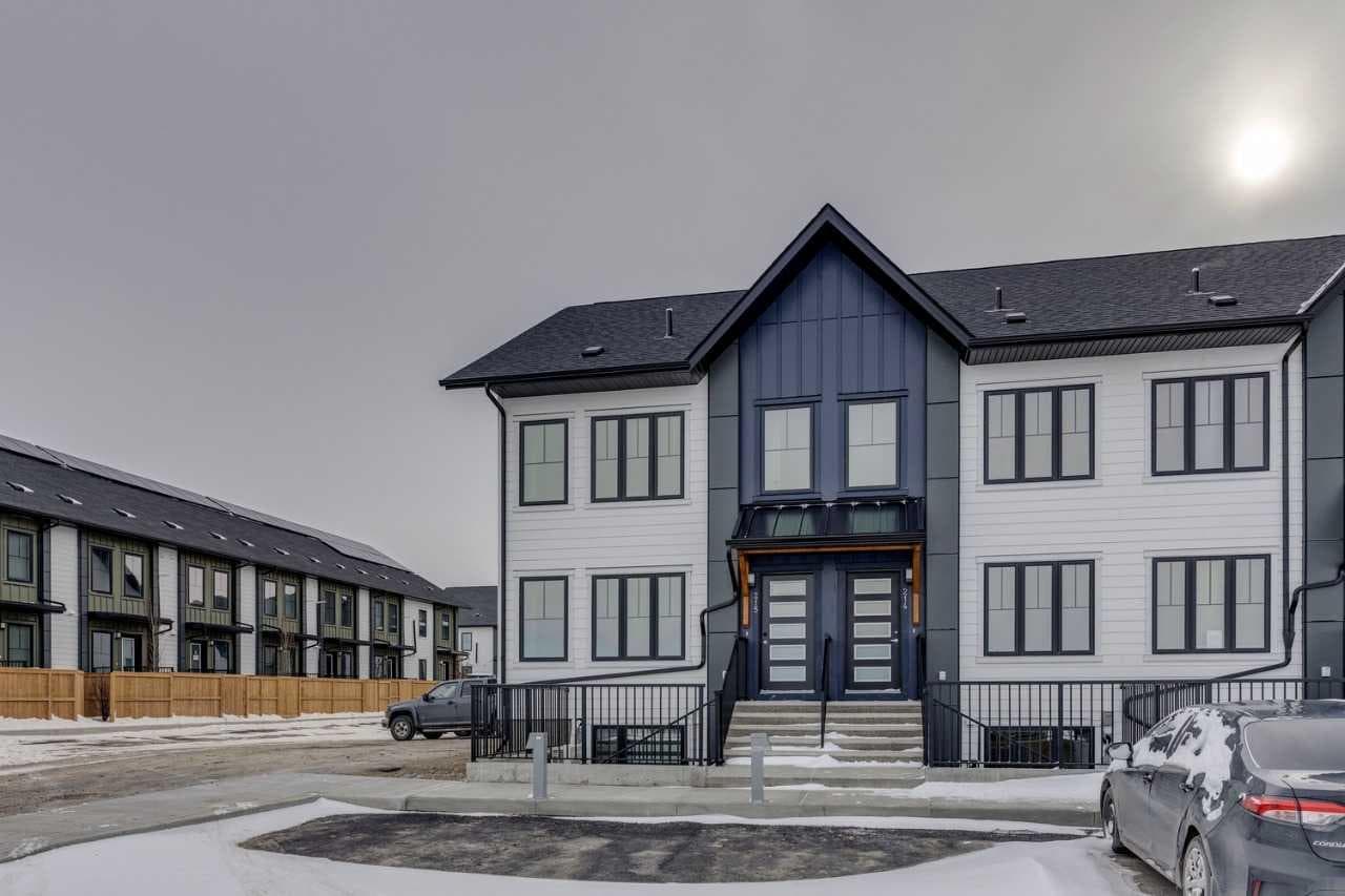 215, 40 Livingston Parade NE