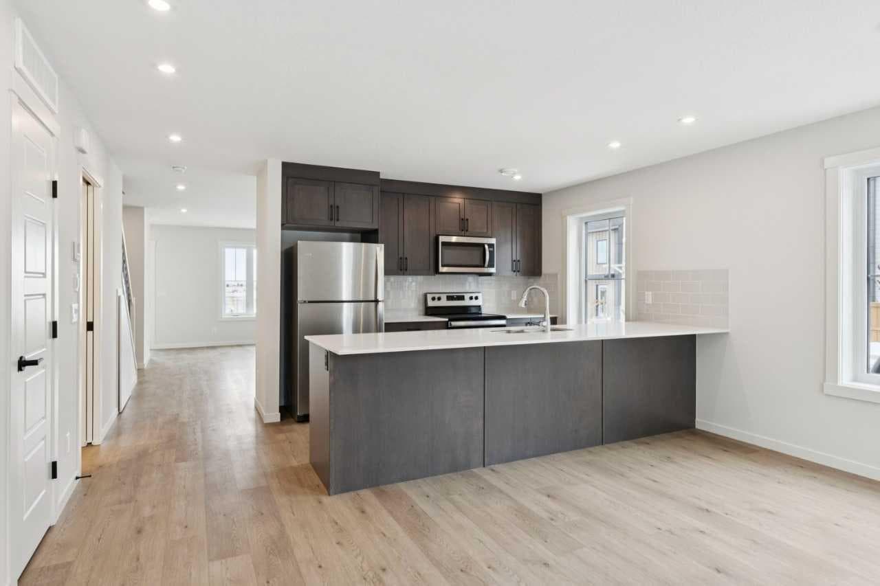 215, 40 Livingston Parade NE