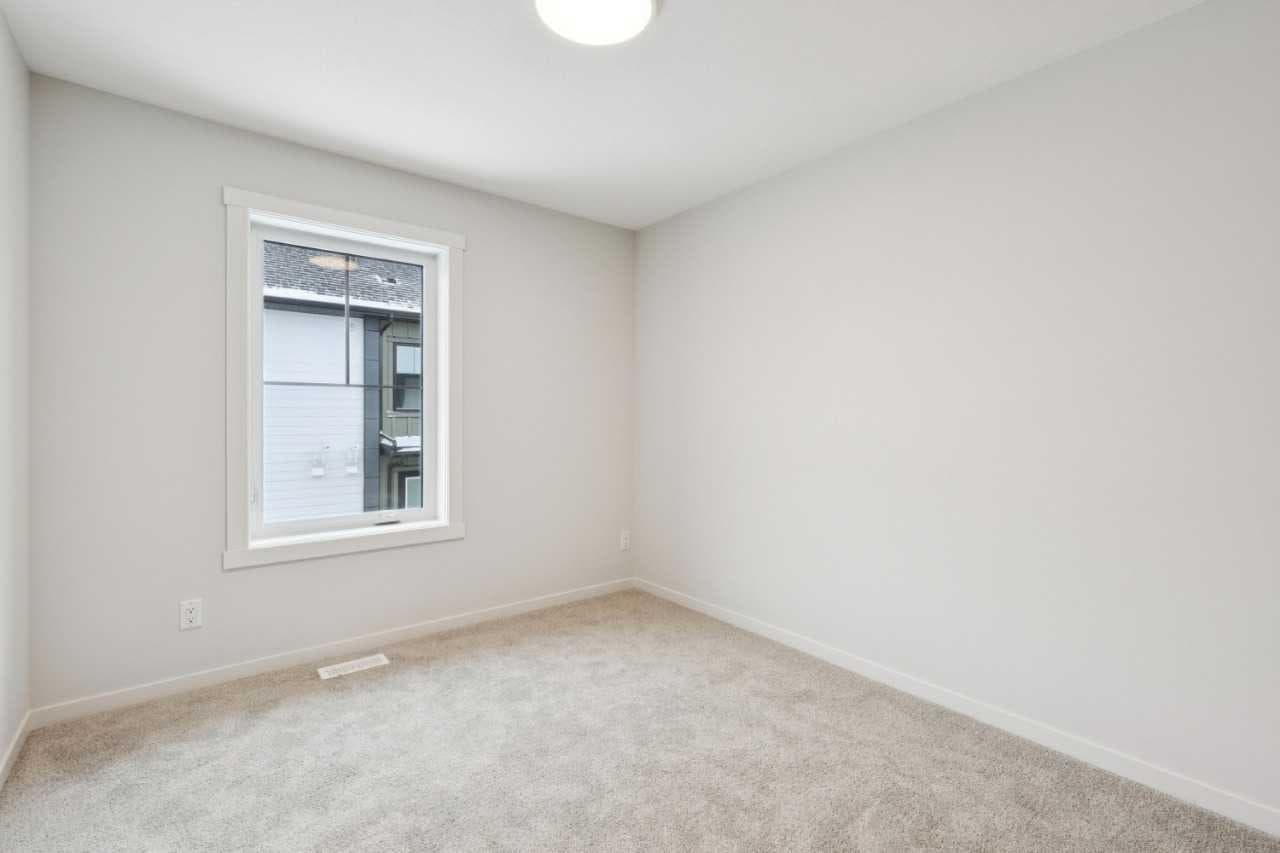 215, 40 Livingston Parade NE