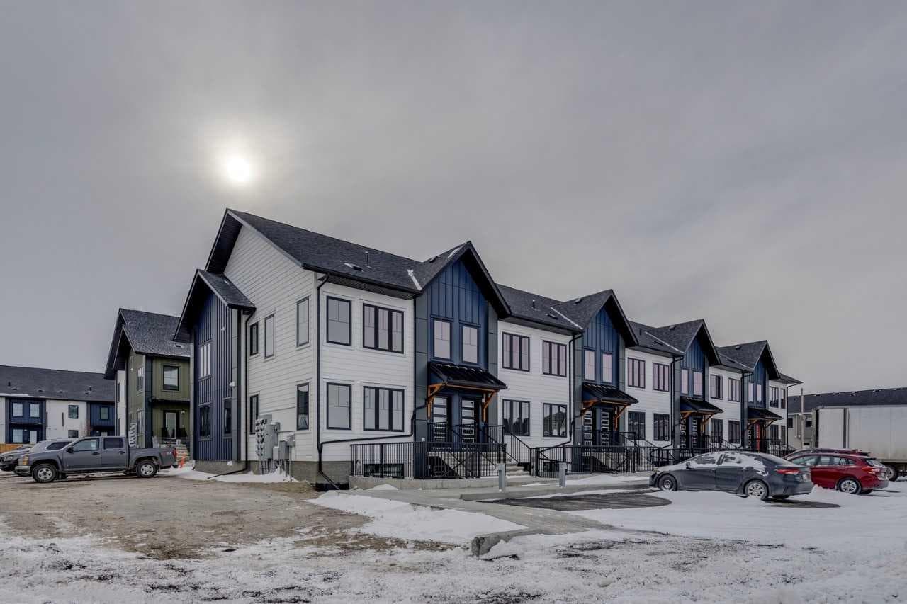 215, 40 Livingston Parade NE