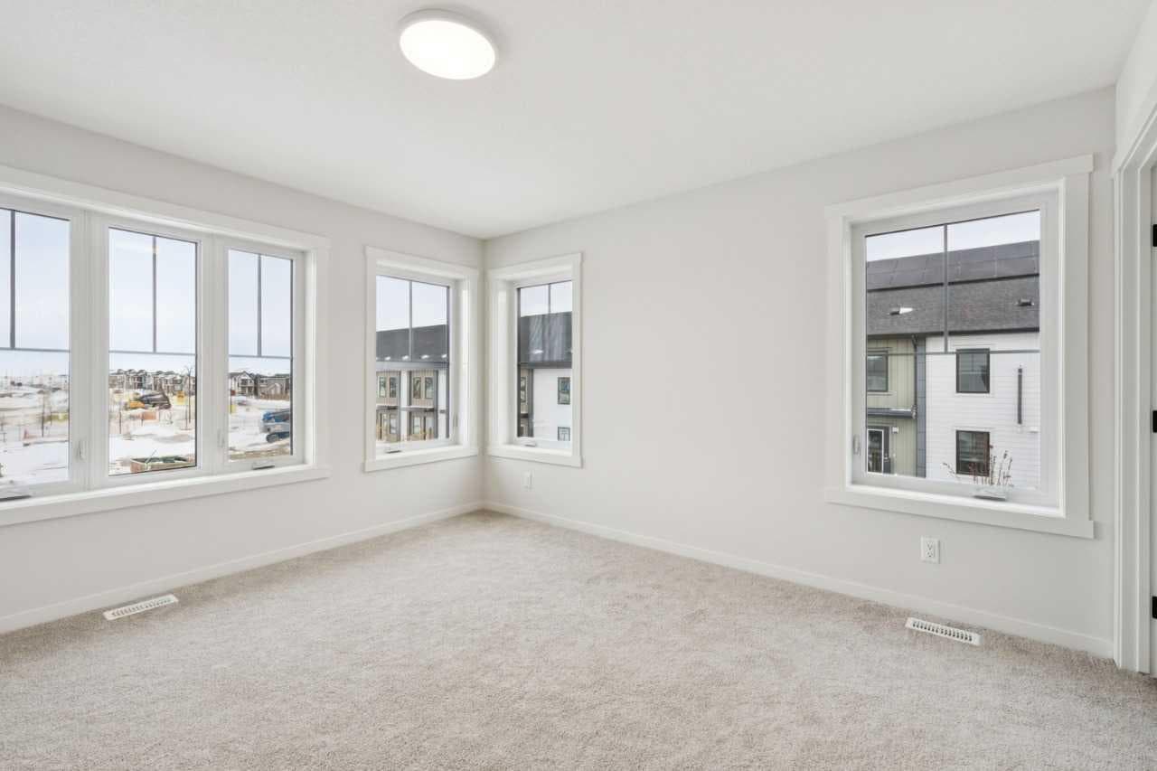 215, 40 Livingston Parade NE