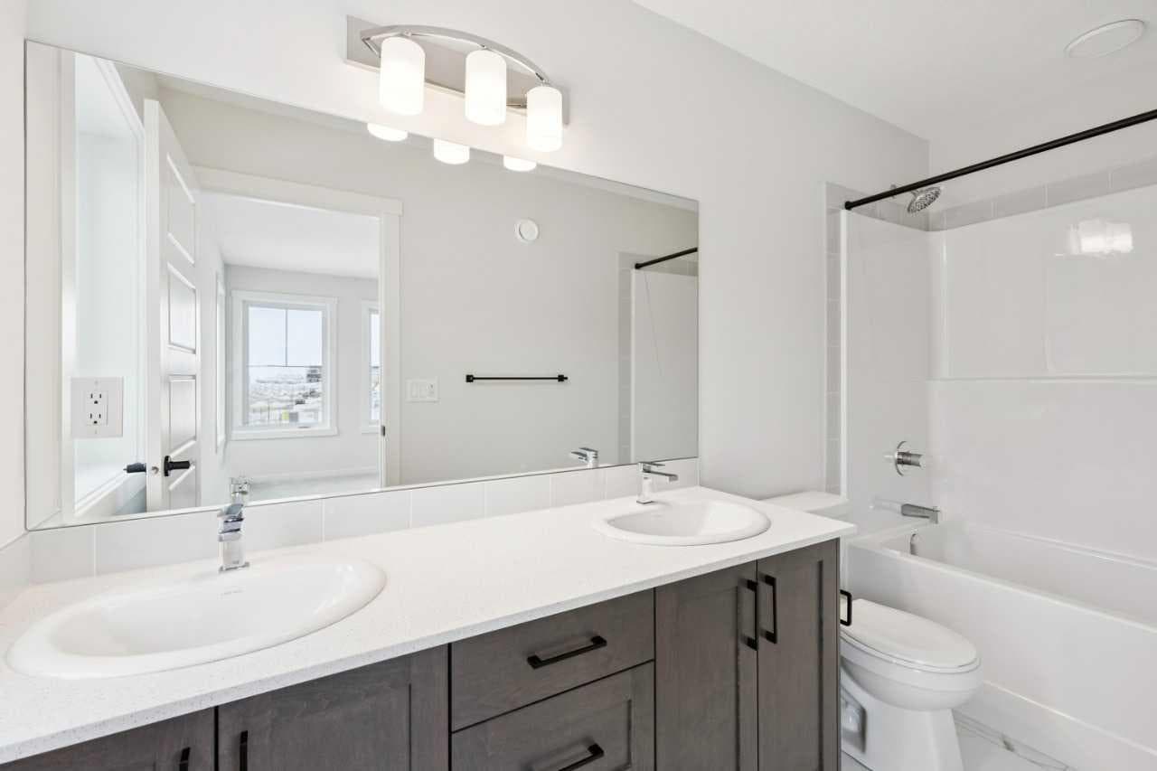 215, 40 Livingston Parade NE