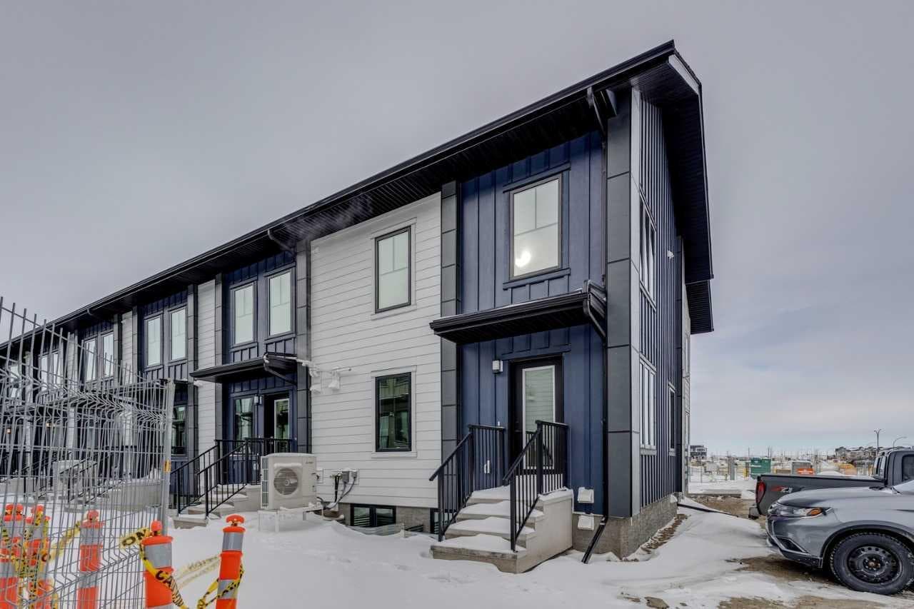 215, 40 Livingston Parade NE