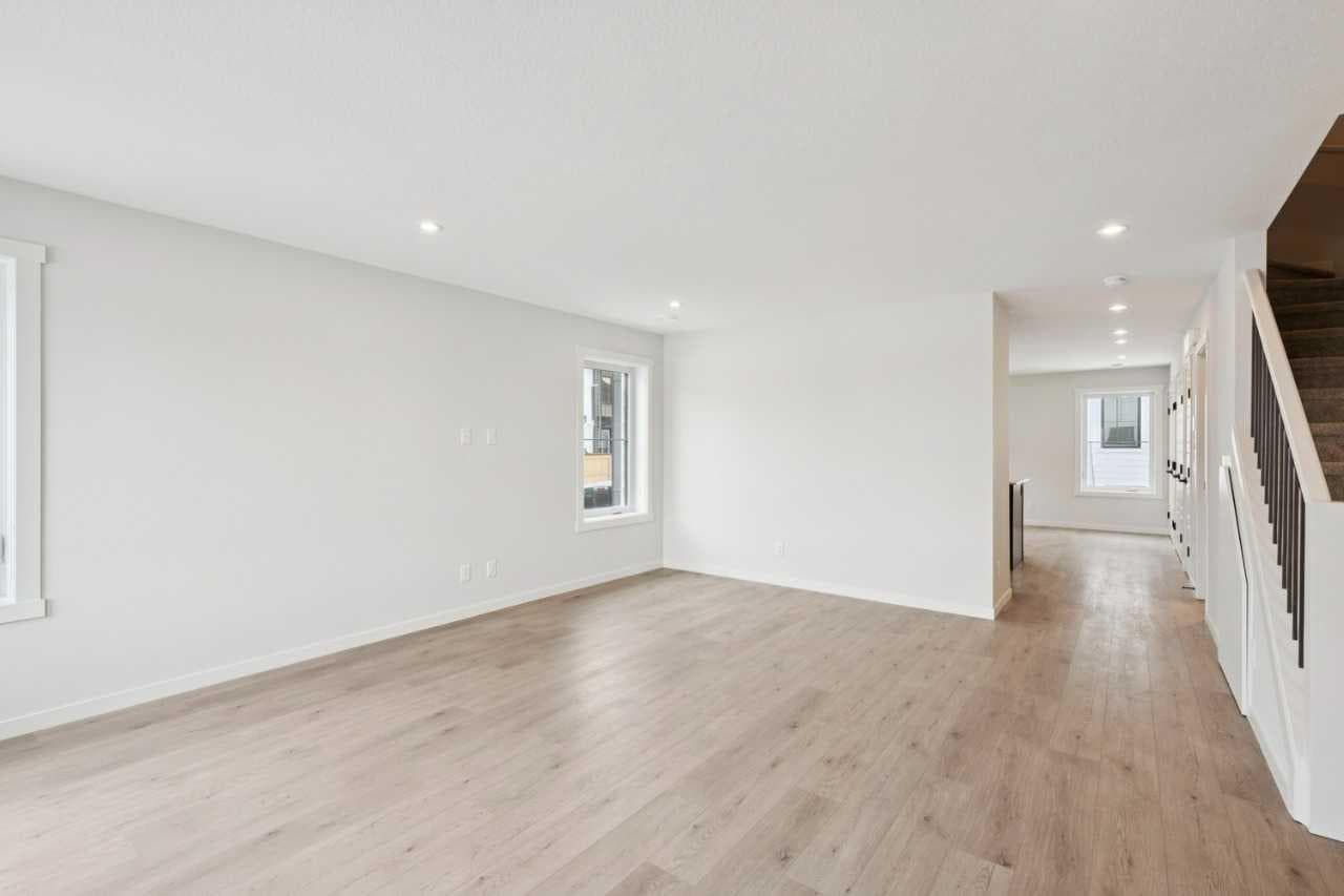 215, 40 Livingston Parade NE