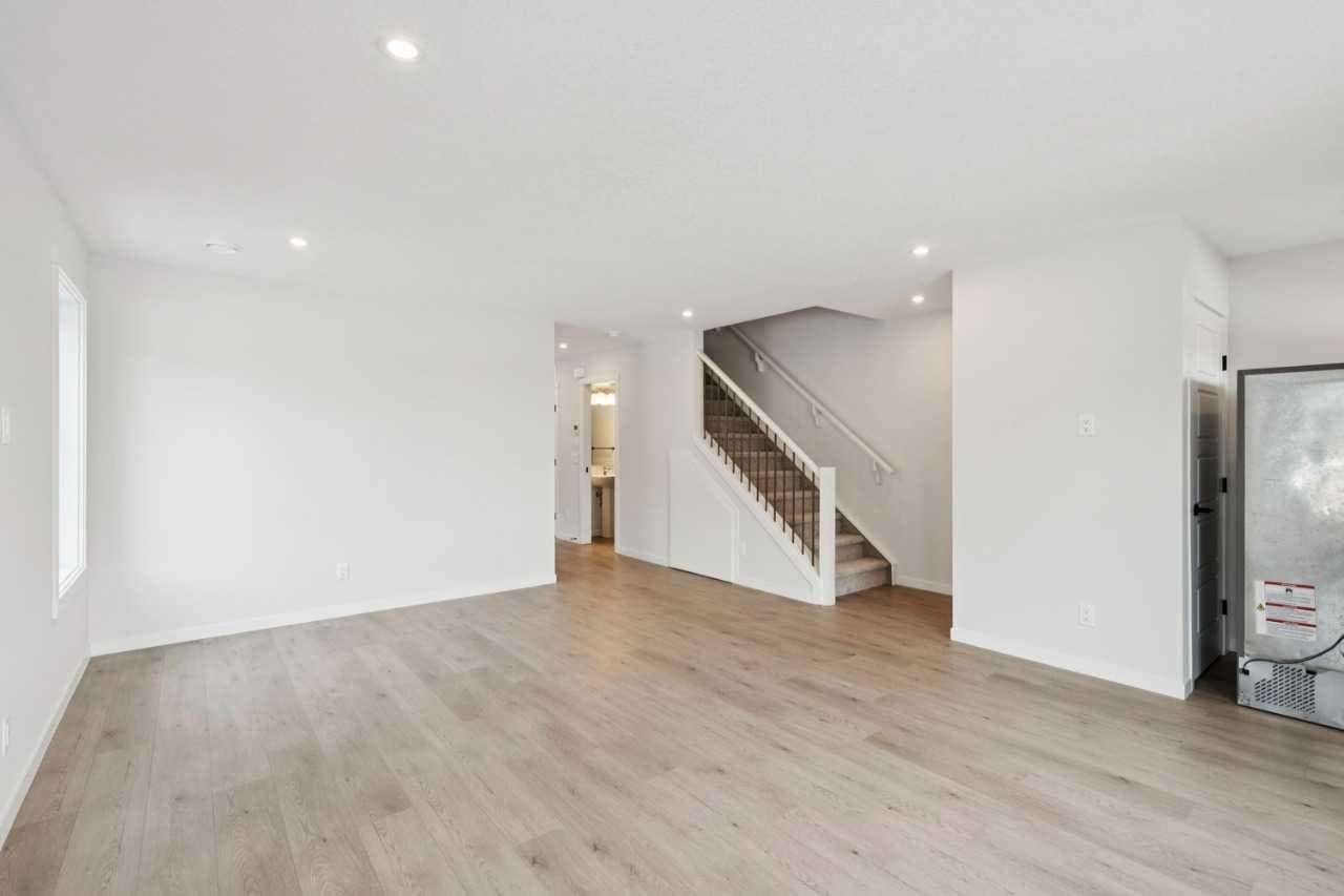 215, 40 Livingston Parade NE