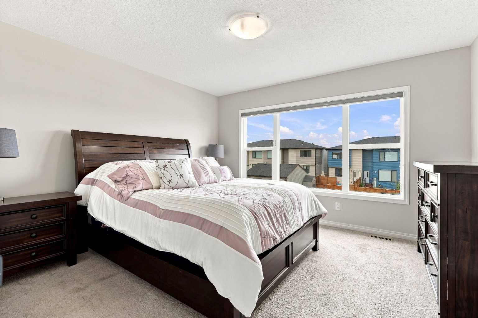 108 Homestead Close NE