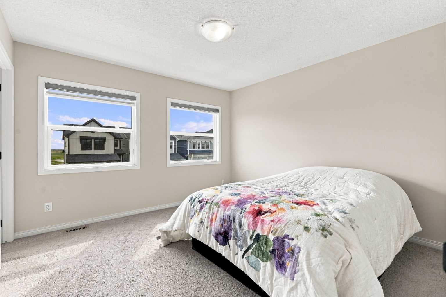 108 Homestead Close NE