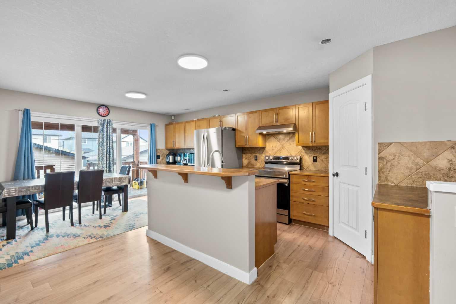 303 Saddlebrook Way NE