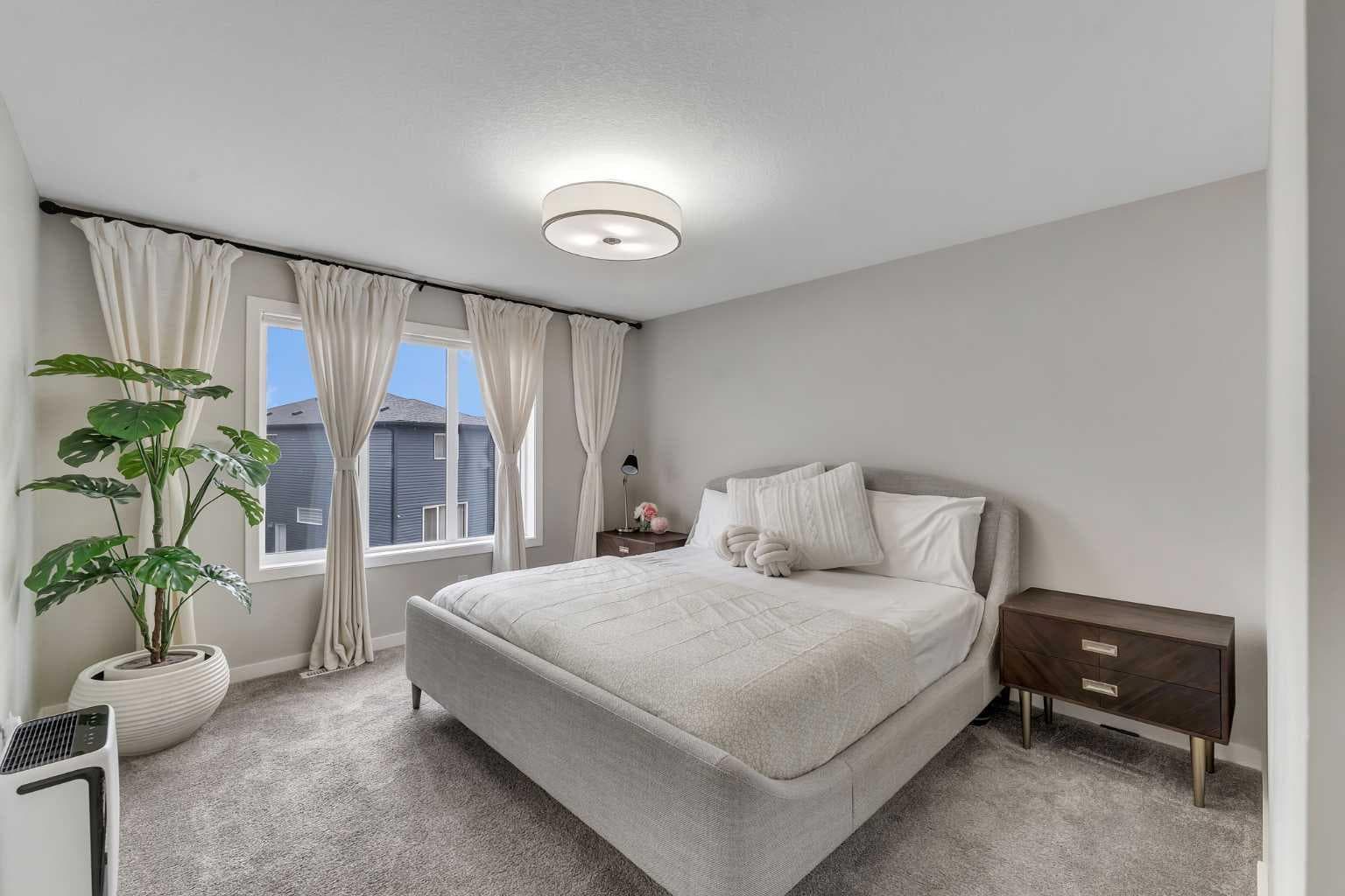 341 Walcrest View SE
