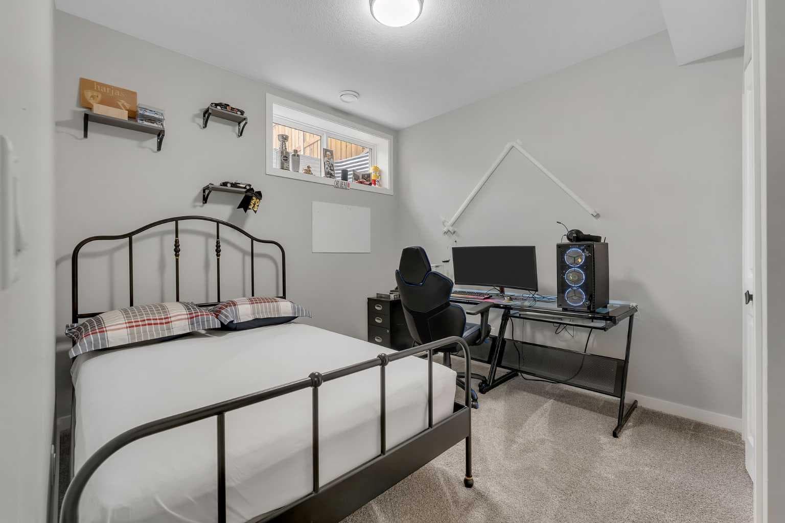 341 Walcrest View SE