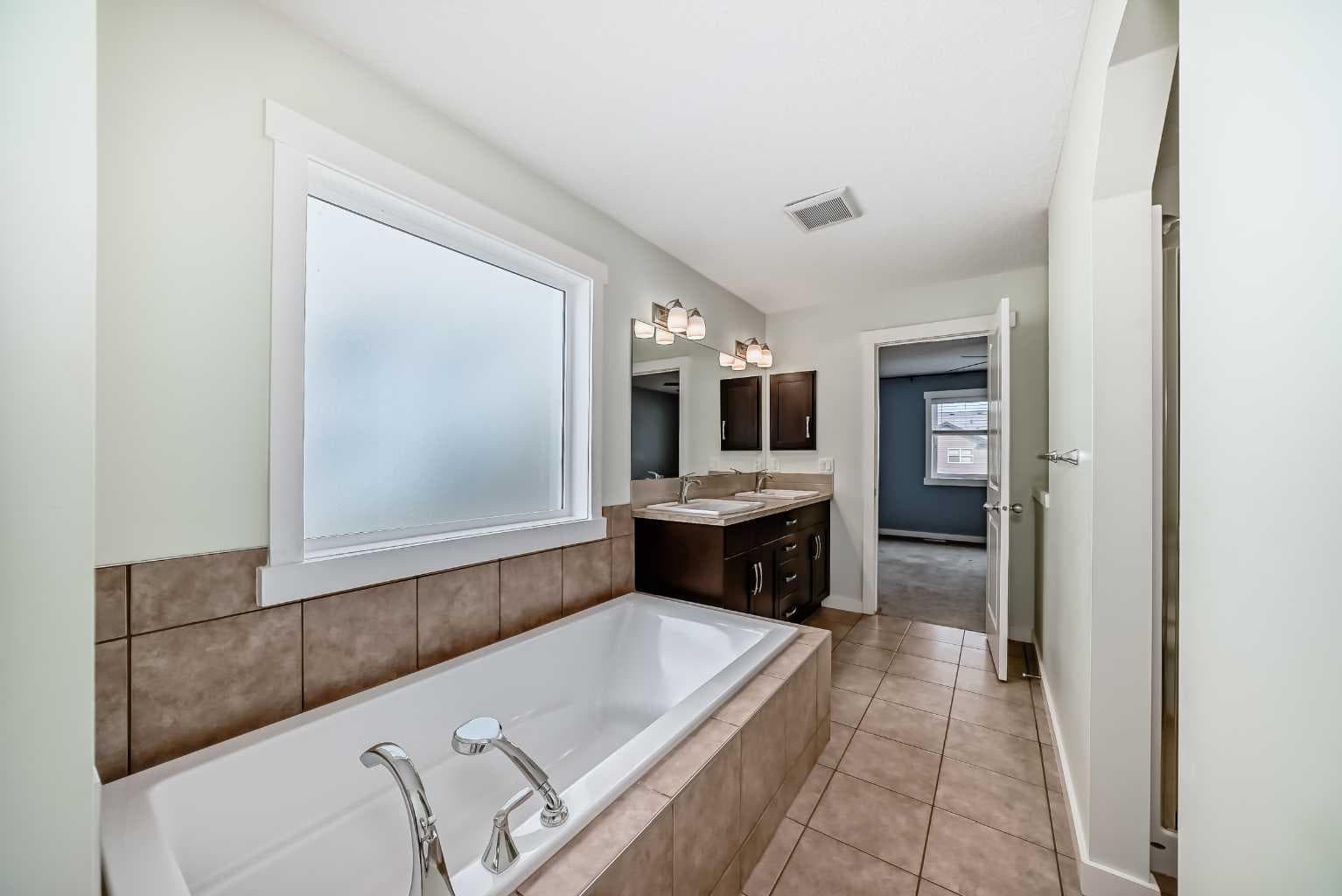 112 Chaparral Valley View SE