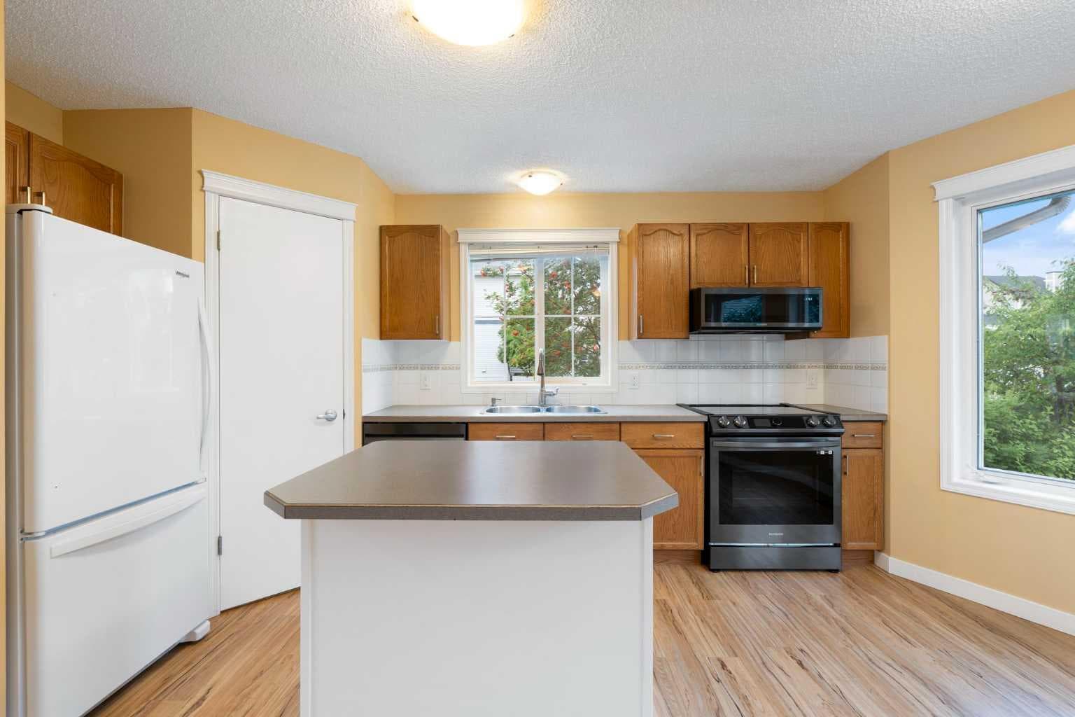 254 Tuscany Drive NW