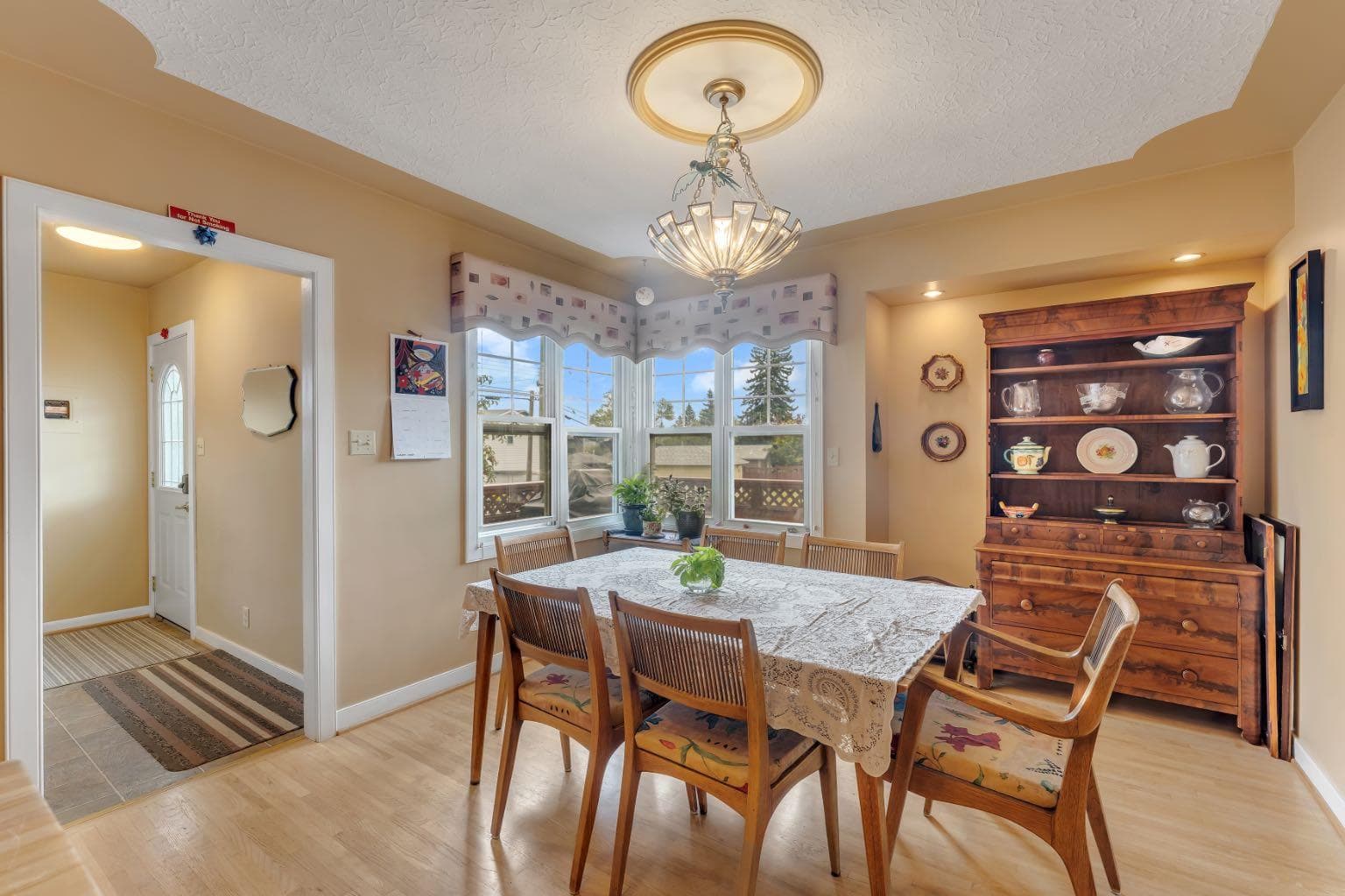2204 Halifax Crescent NW