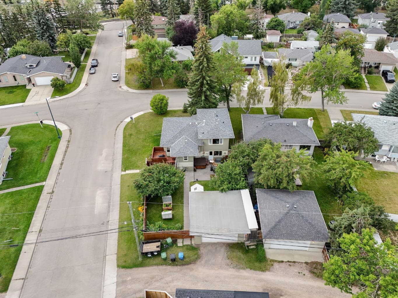 2204 Halifax Crescent NW