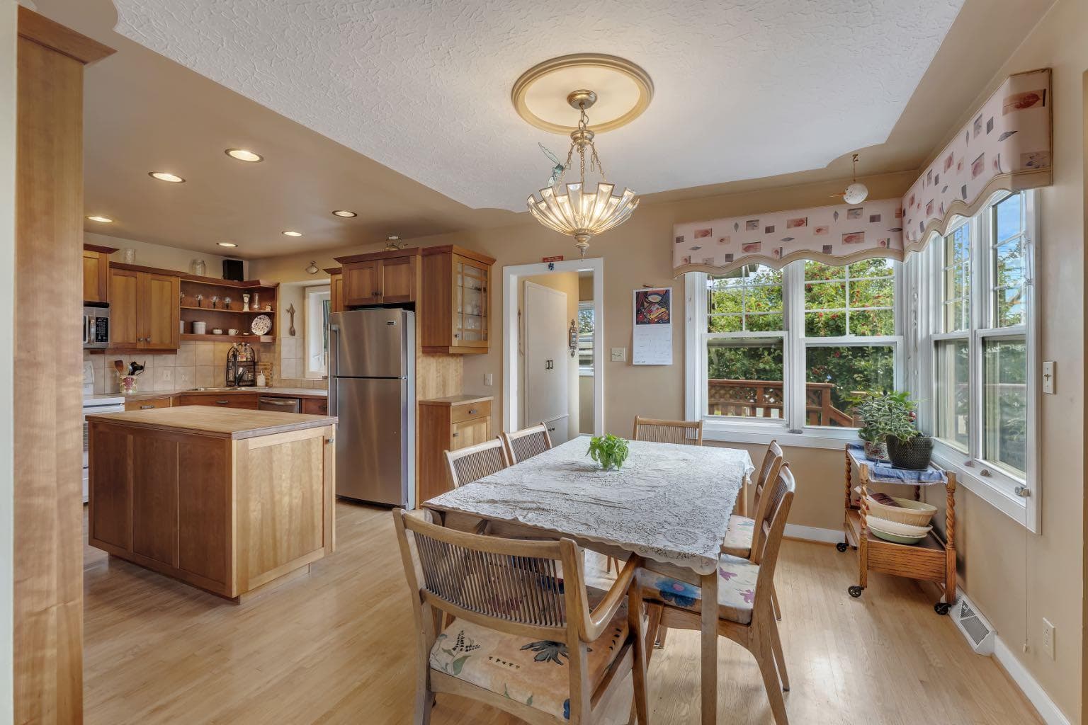 2204 Halifax Crescent NW