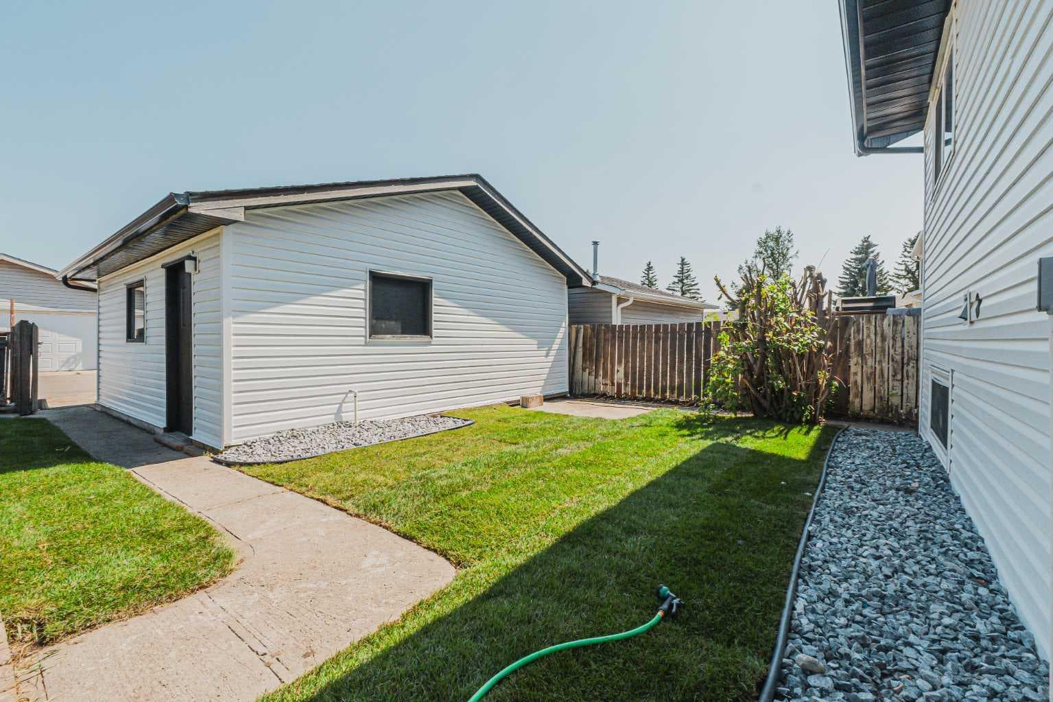 20 Castlegrove Way NE