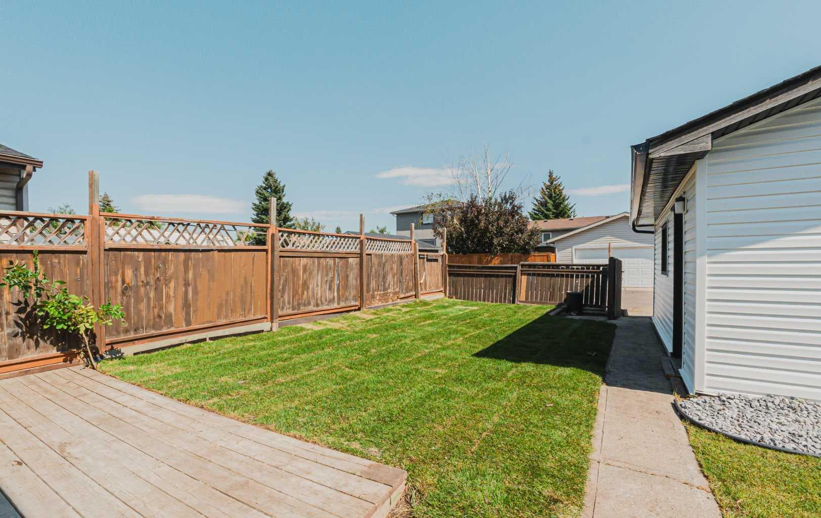 20 Castlegrove Way NE
