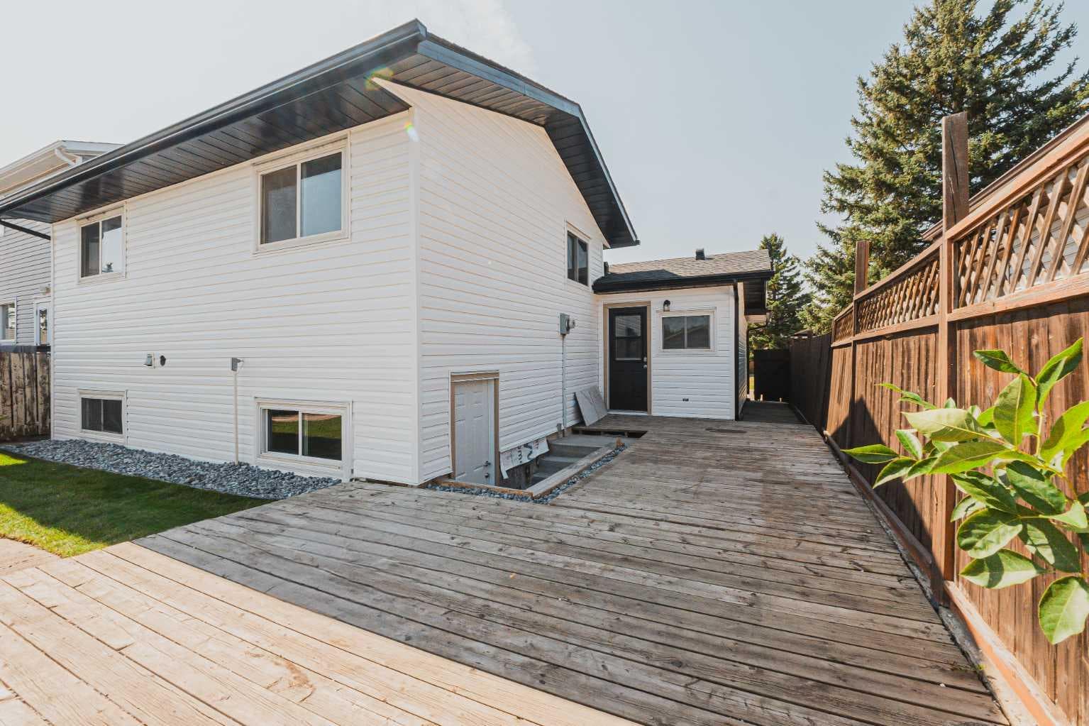 20 Castlegrove Way NE
