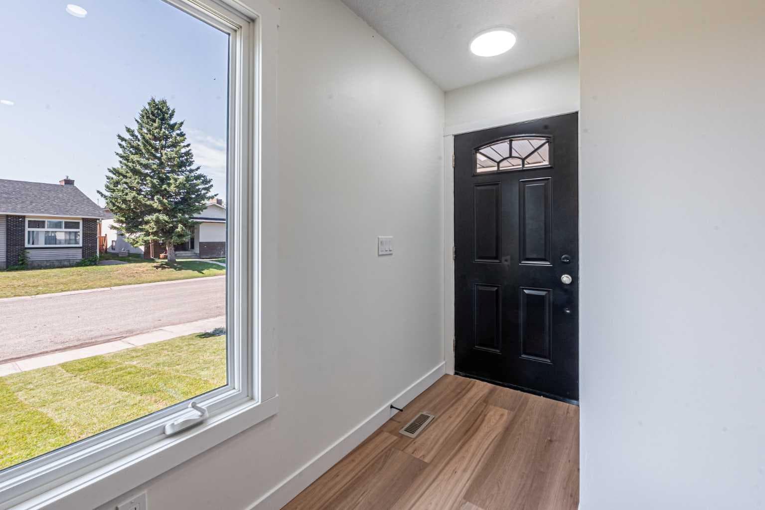 20 Castlegrove Way NE