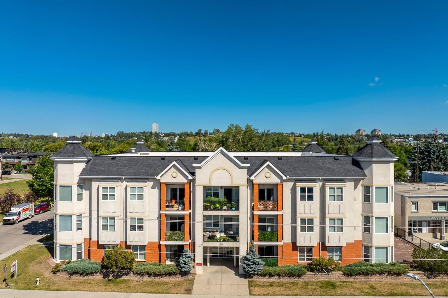 303, 2134 Kensington Road NW