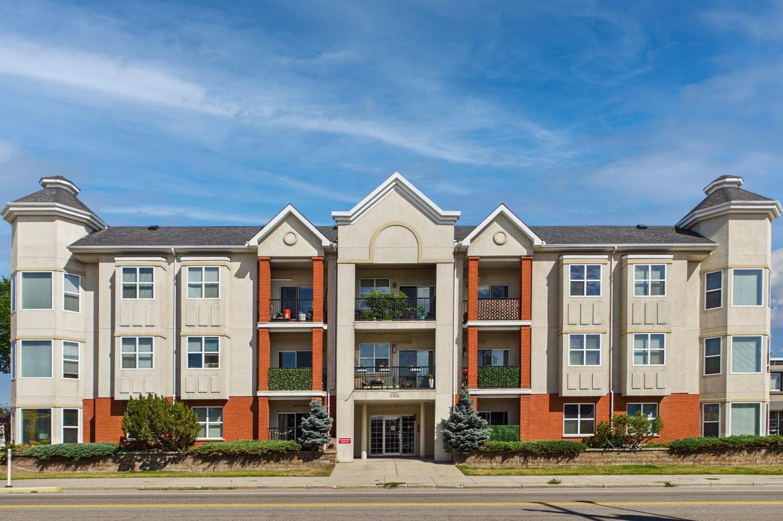 303, 2134 Kensington Road NW