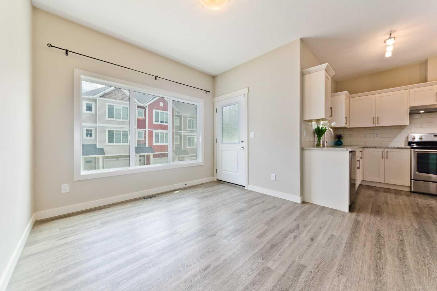 373 Nolancrest Heights NW
