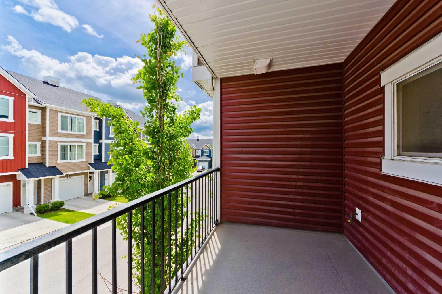 373 Nolancrest Heights NW
