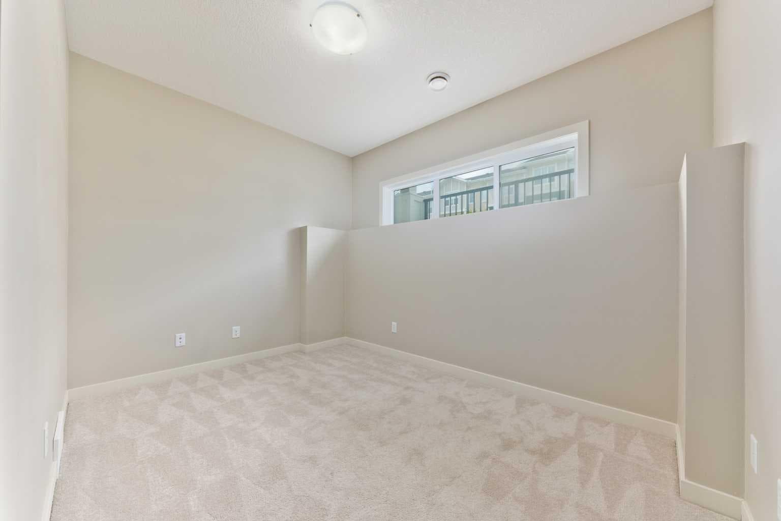 373 Nolancrest Heights NW