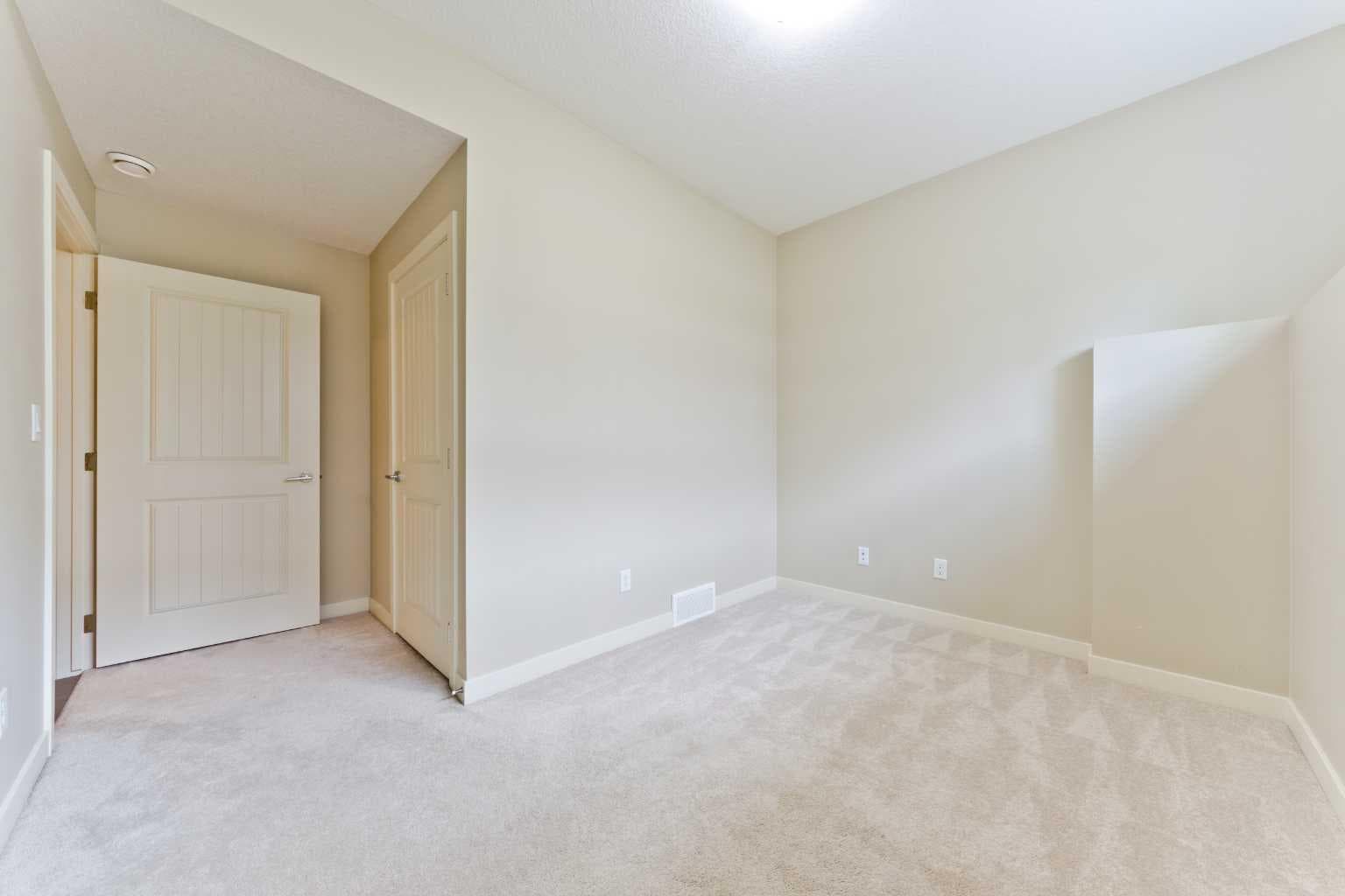 373 Nolancrest Heights NW