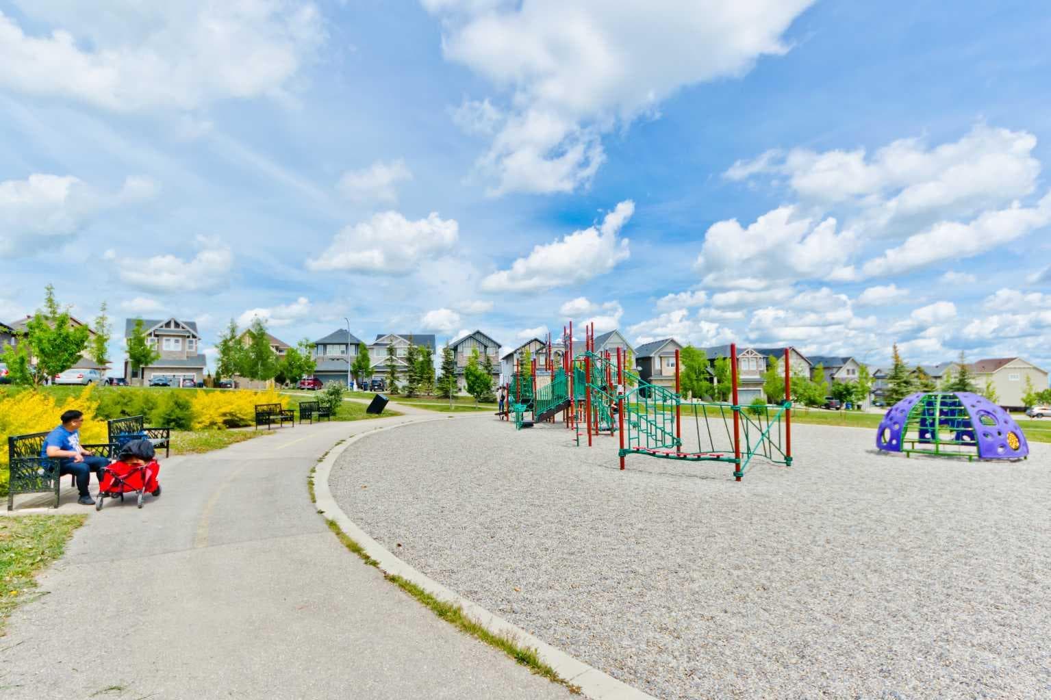 373 Nolancrest Heights NW