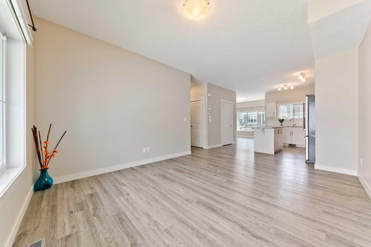373 Nolancrest Heights NW