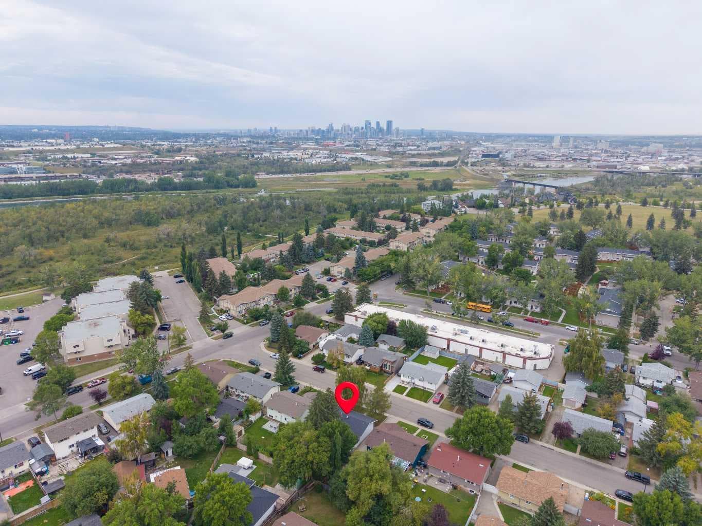 327 Lynnview Way SE