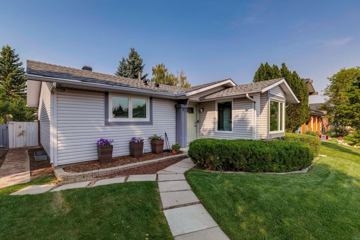 92 Woodford Drive SW