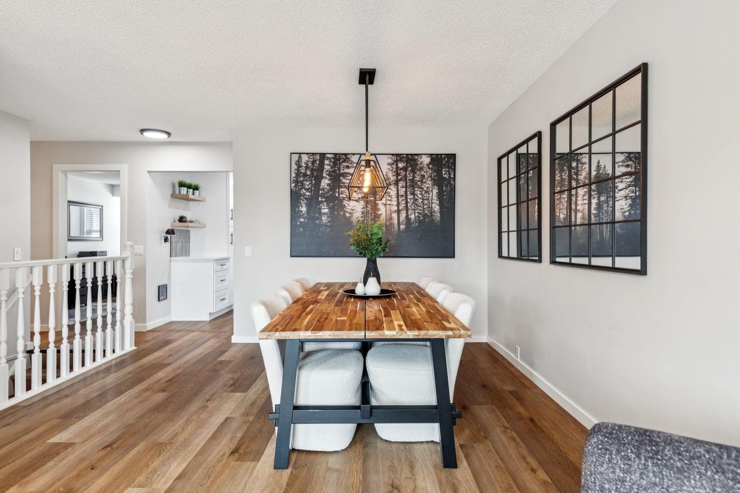 92 Woodford Drive SW