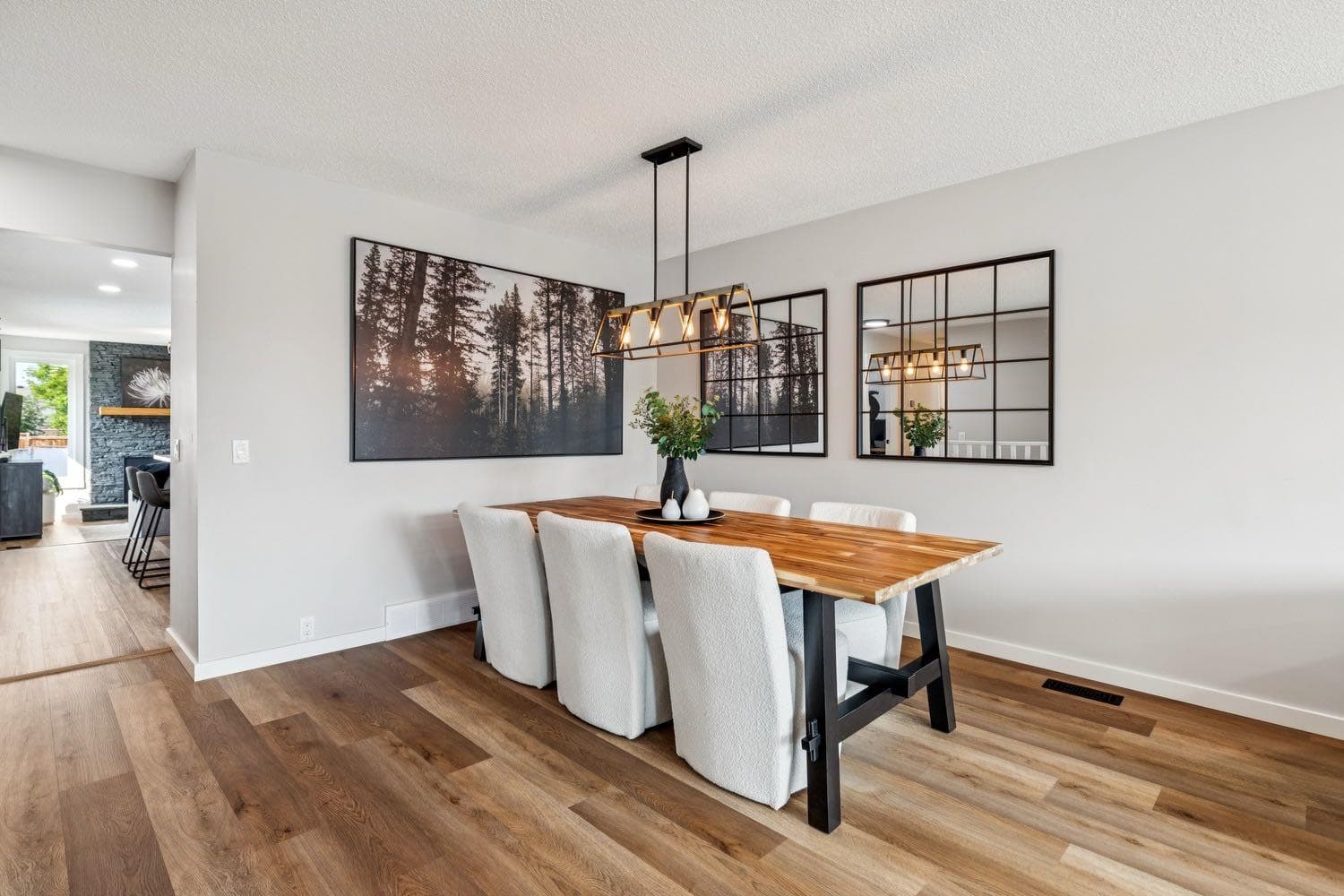 92 Woodford Drive SW