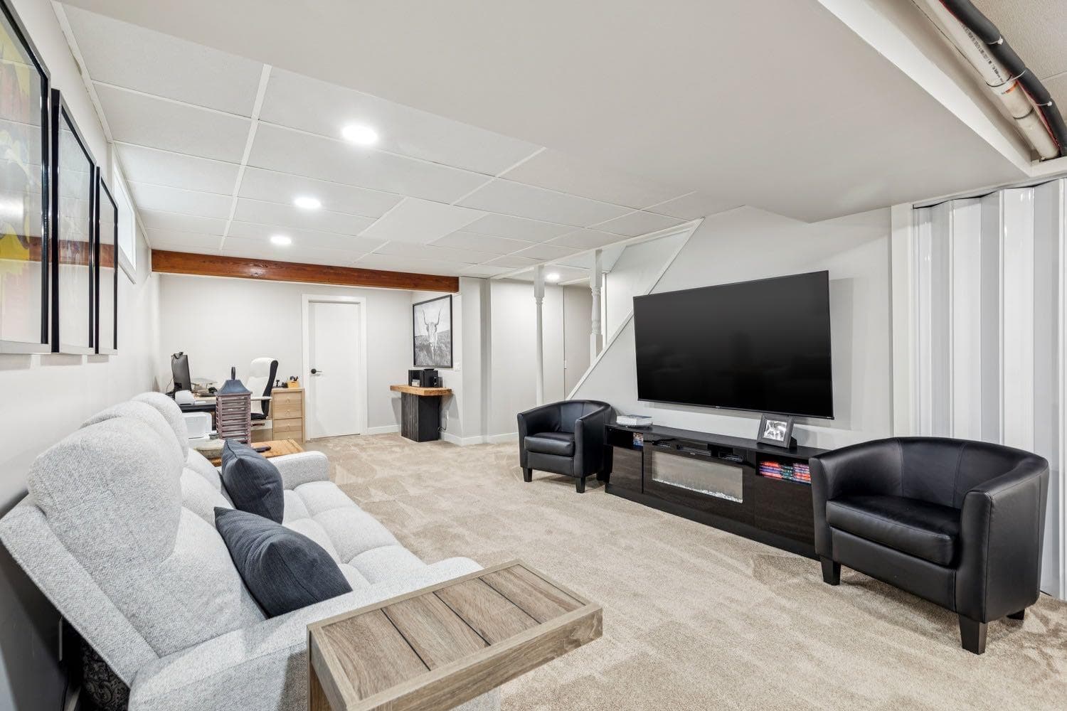 92 Woodford Drive SW