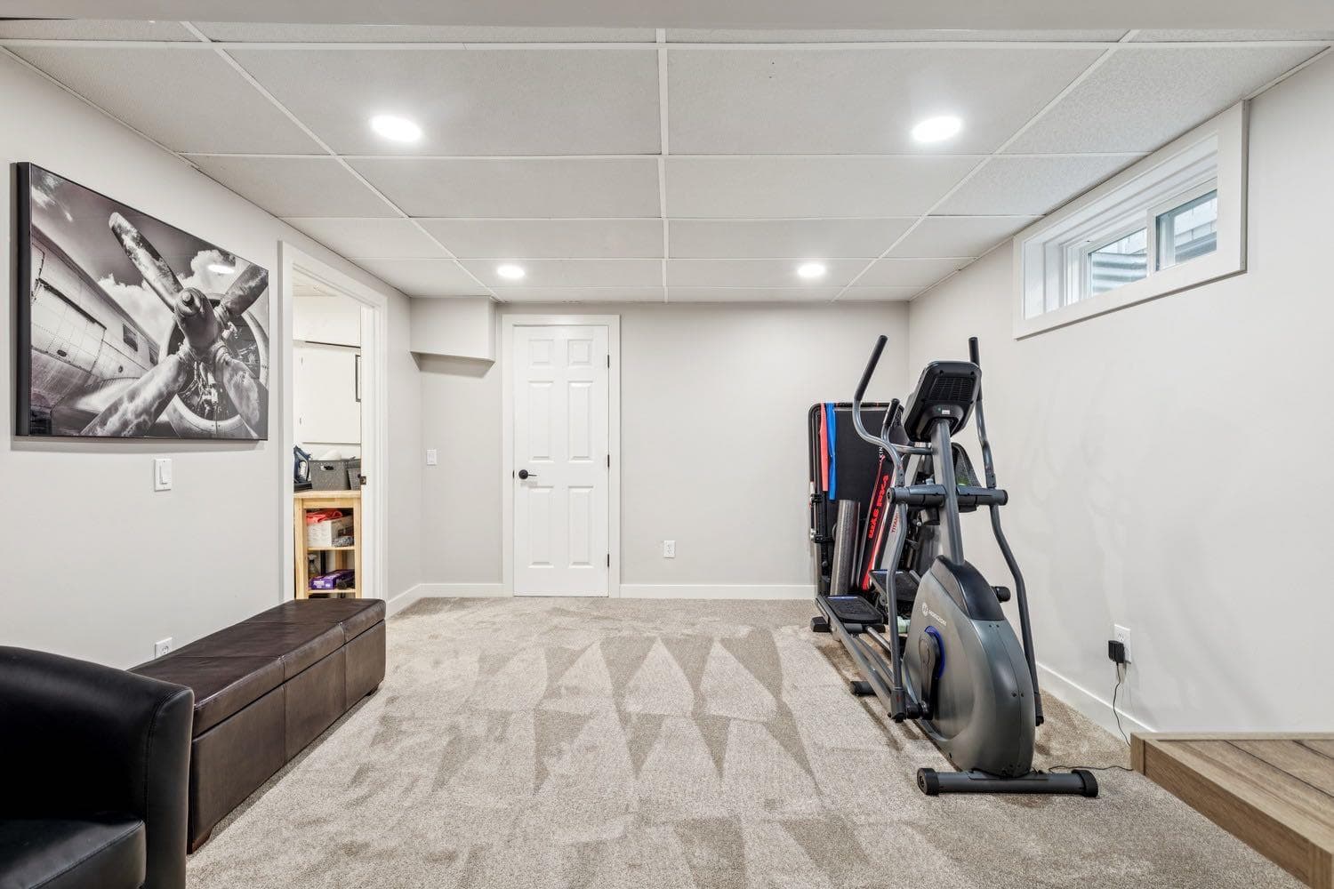 92 Woodford Drive SW