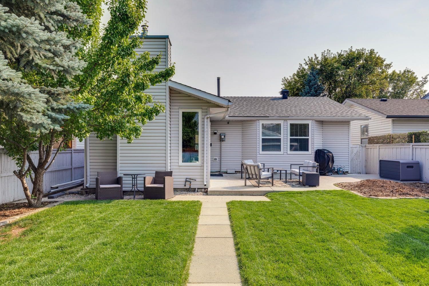 92 Woodford Drive SW