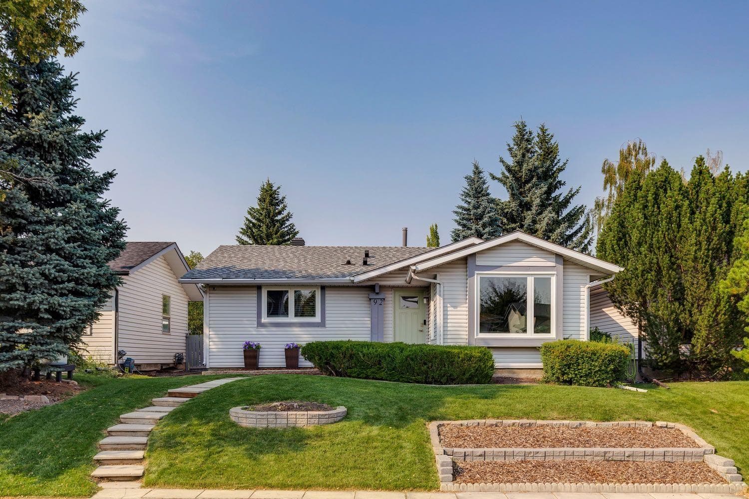 92 Woodford Drive SW