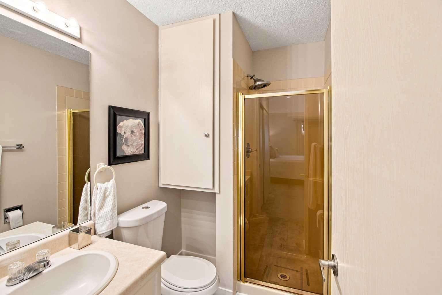 75 Lincoln Manor SW