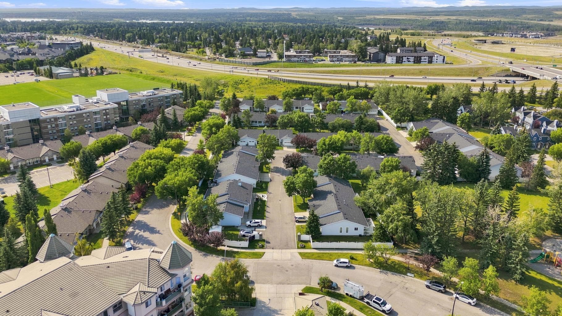 75 Lincoln Manor SW