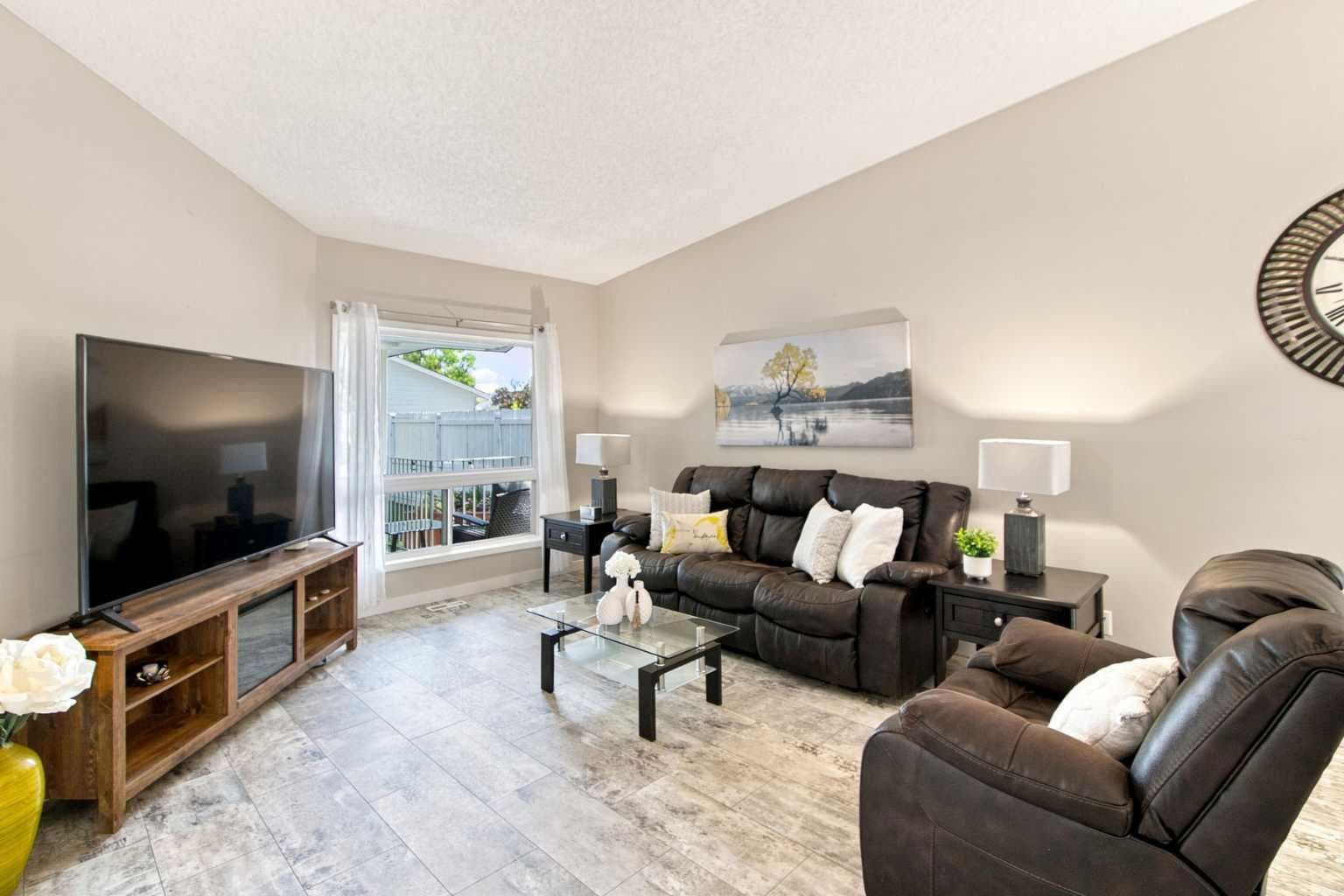 75 Lincoln Manor SW