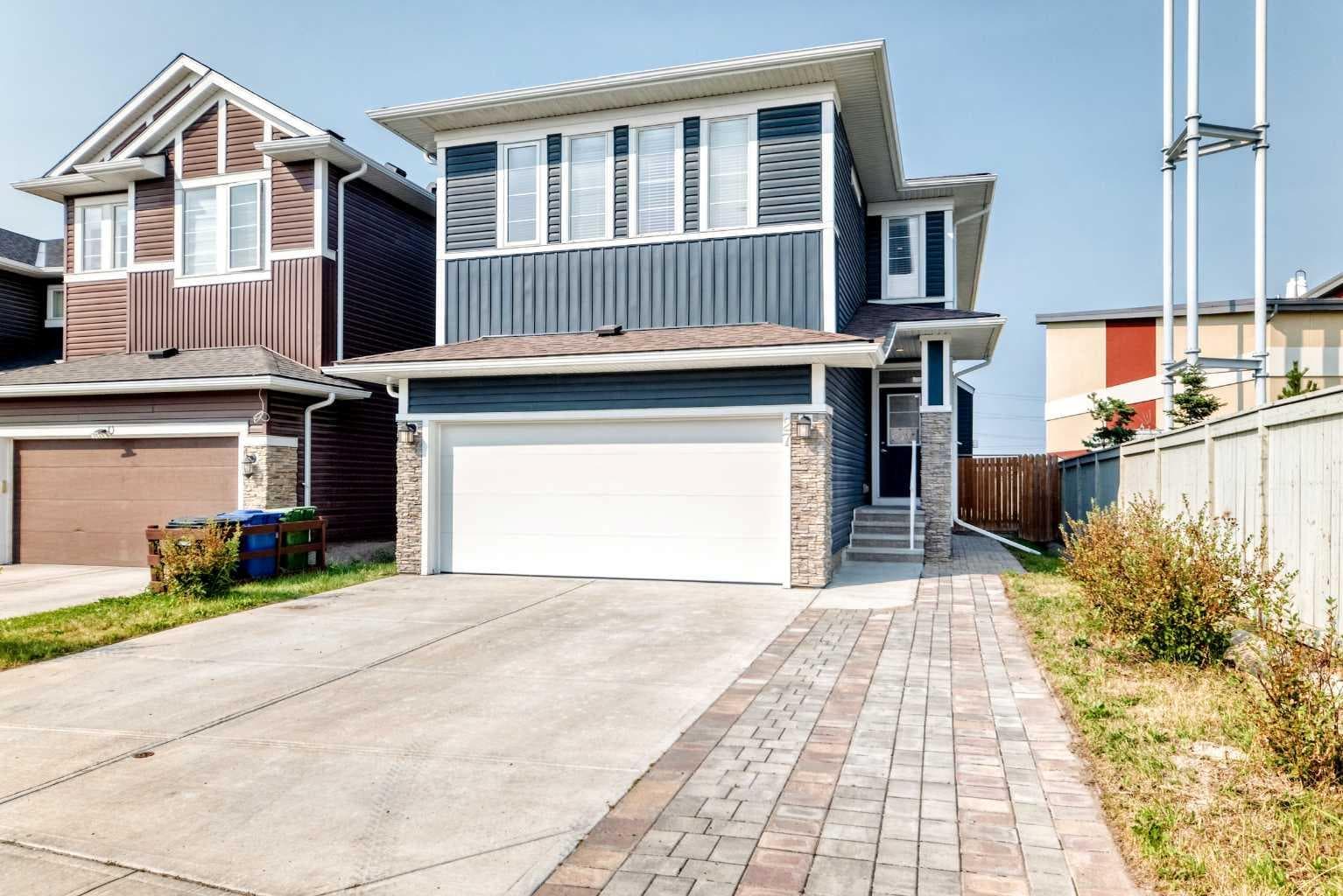 27 Redstone Heights NE