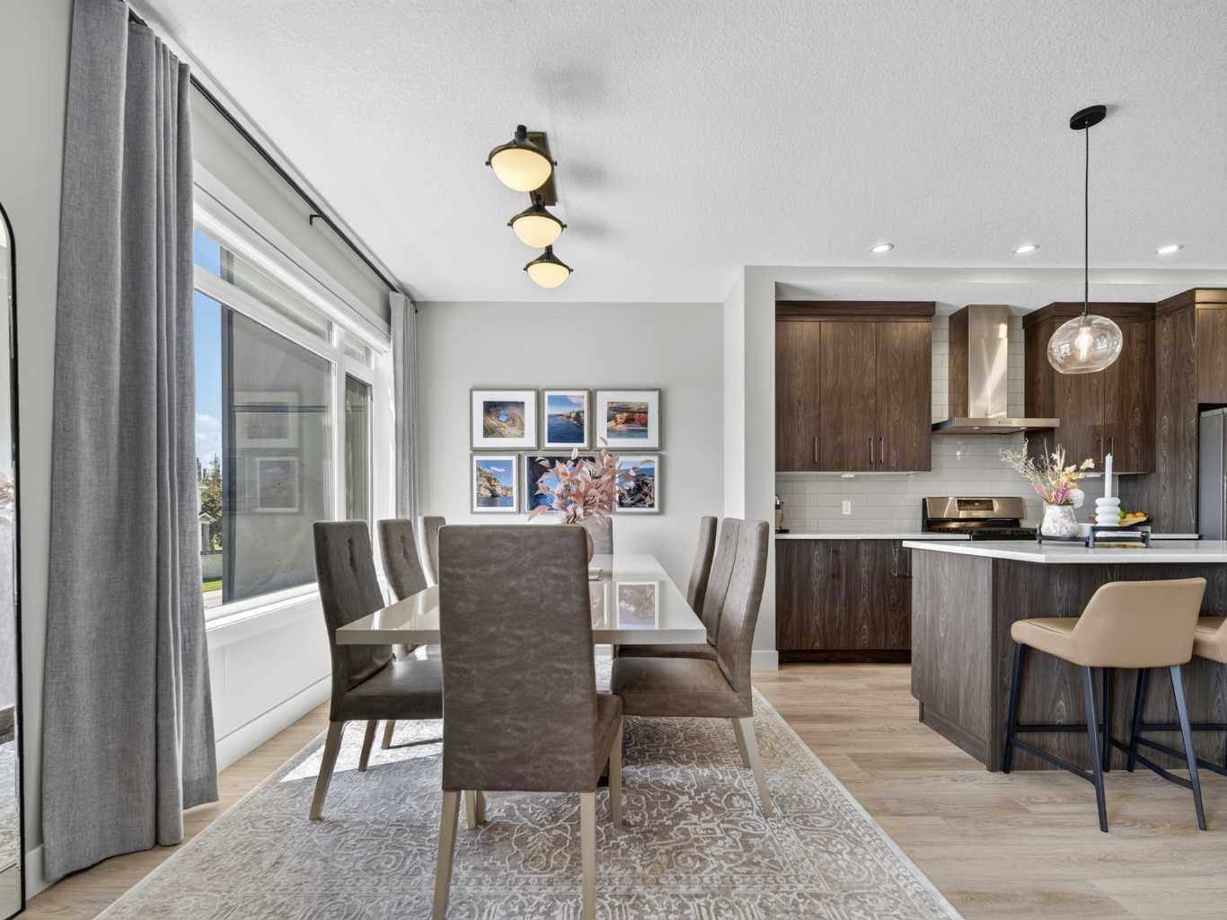307 Royal Elm Road NW