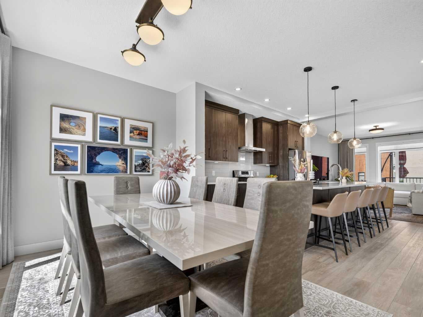 307 Royal Elm Road NW