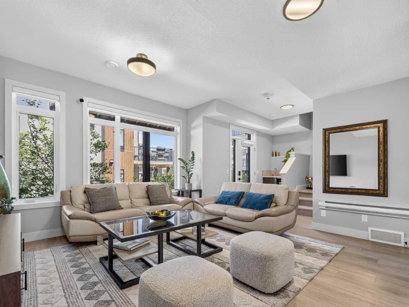 307 Royal Elm Road NW