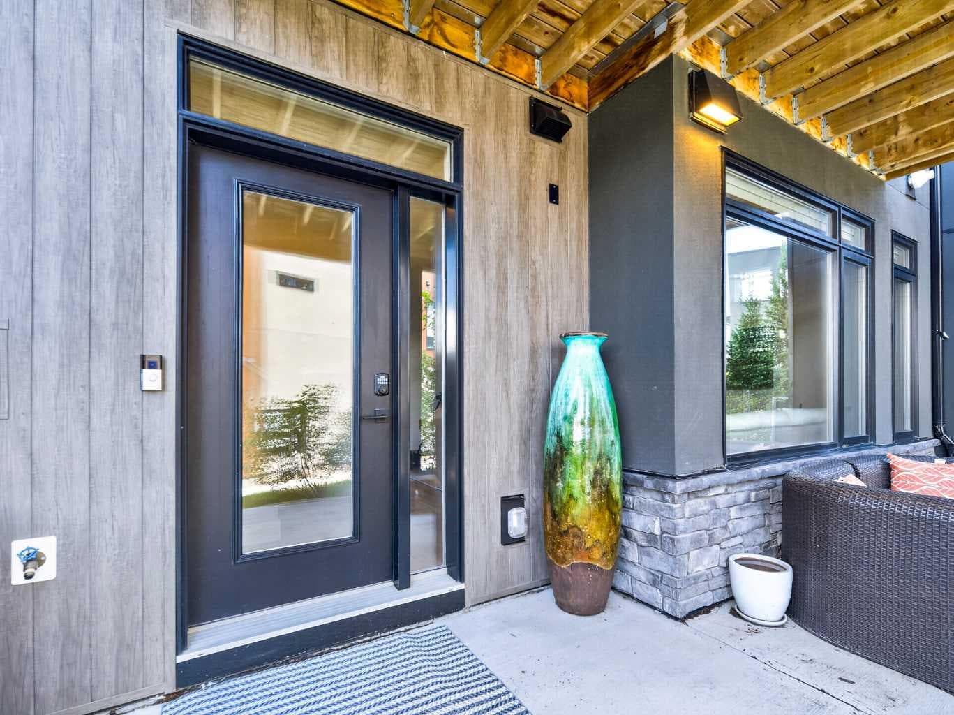 307 Royal Elm Road NW