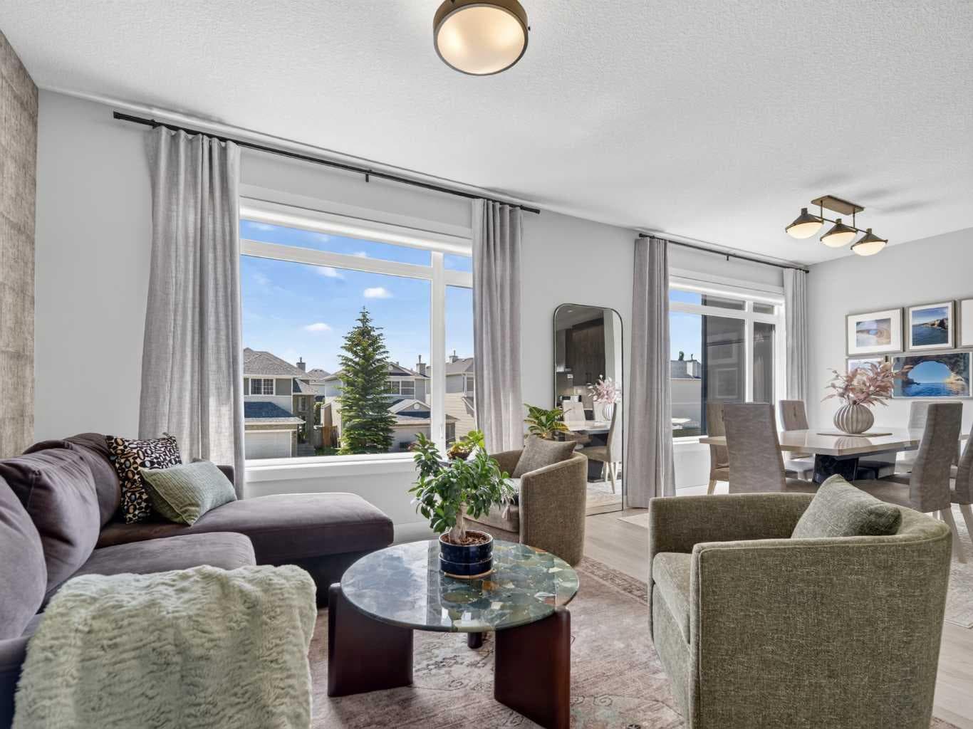307 Royal Elm Road NW